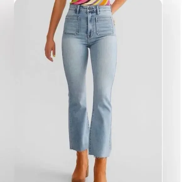 Hidden Los Angeles Happi Crop Light Wash Crop Flare Denim Jeans, Size 26 - Picture 1 of 12